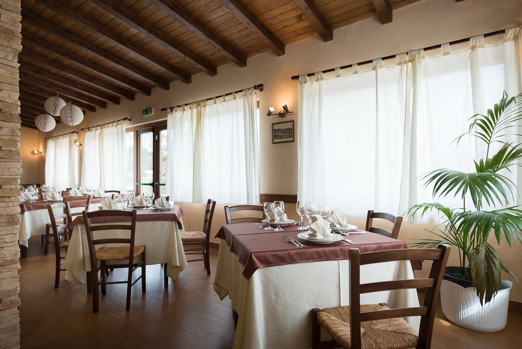 Valle Himara Pension Piana Degli Albanesi Buitenkant foto