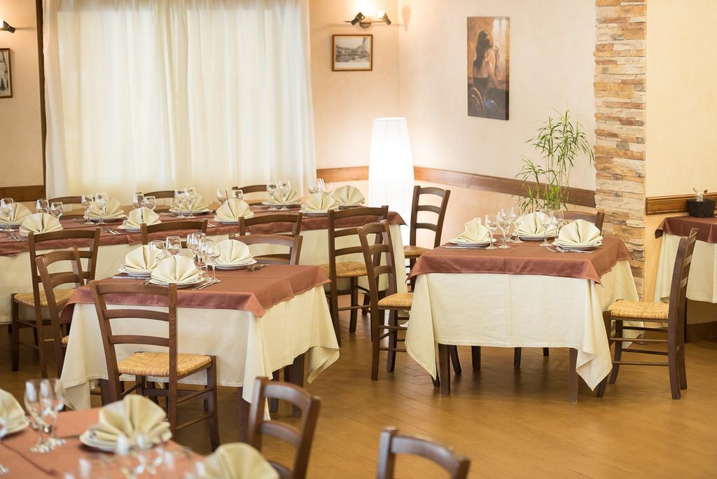 Valle Himara Pension Piana Degli Albanesi Buitenkant foto