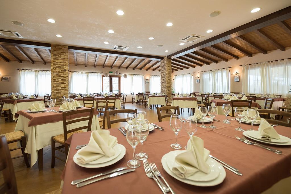 Valle Himara Pension Piana Degli Albanesi Buitenkant foto