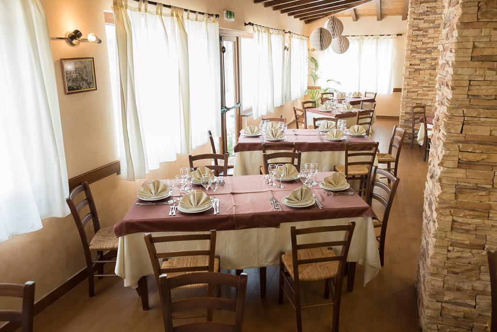 Valle Himara Pension Piana Degli Albanesi Buitenkant foto
