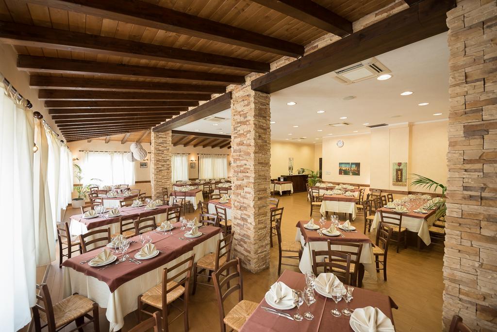 Valle Himara Pension Piana Degli Albanesi Buitenkant foto
