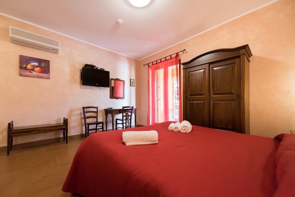 Valle Himara Pension Piana Degli Albanesi Buitenkant foto