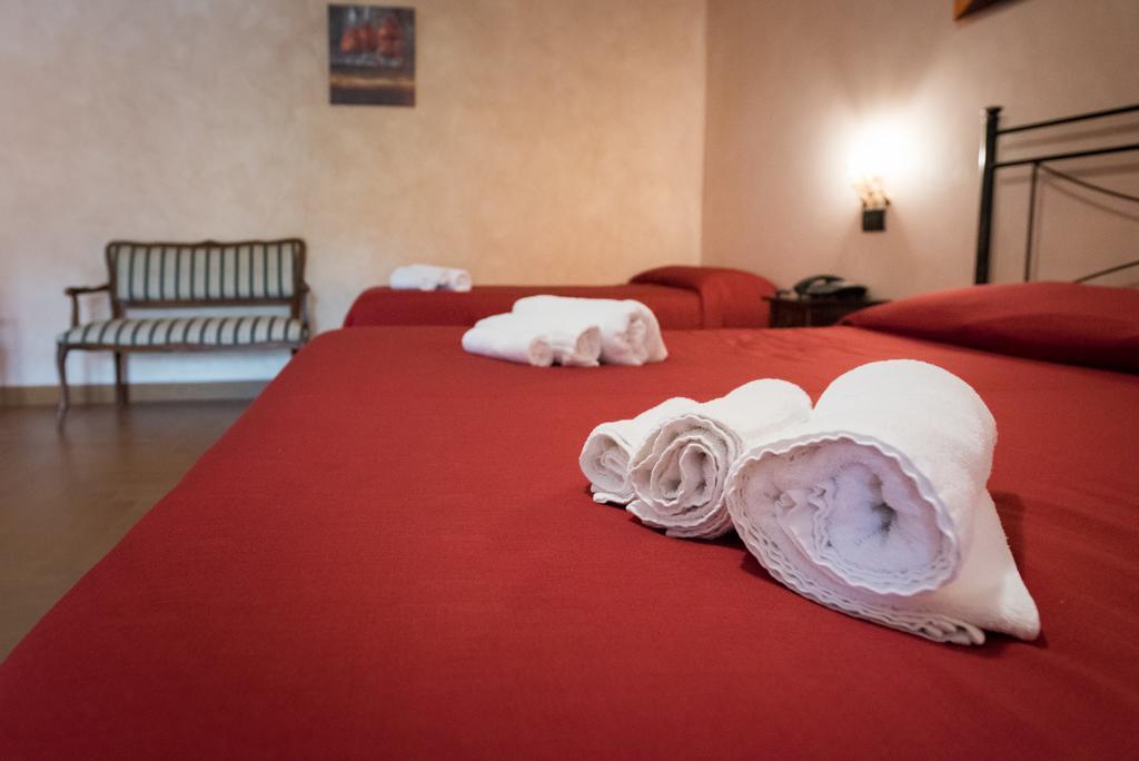 Valle Himara Pension Piana Degli Albanesi Buitenkant foto